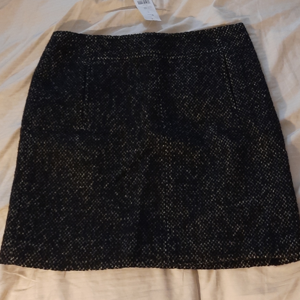 Banana Republic black and white skirt